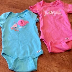 Onesies (2) 0-3 months Gerber